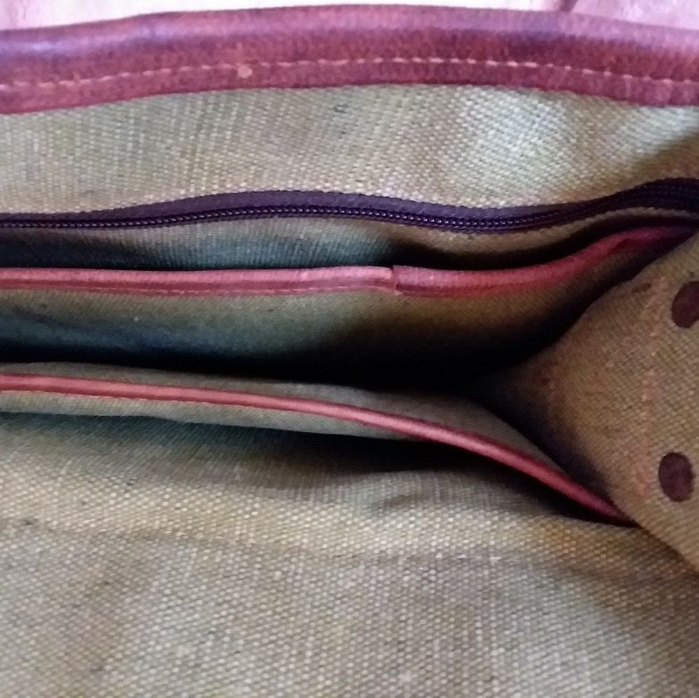 NWOT Brown Leather Messenger Bag - Picture 4 of 4